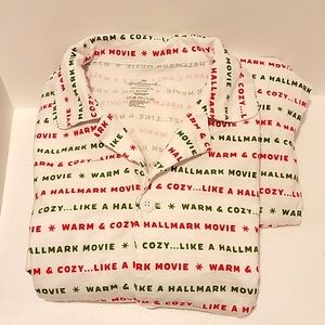 Hallmark Warm and Cozy Hallmark Movie Women's Pajama Set Size L